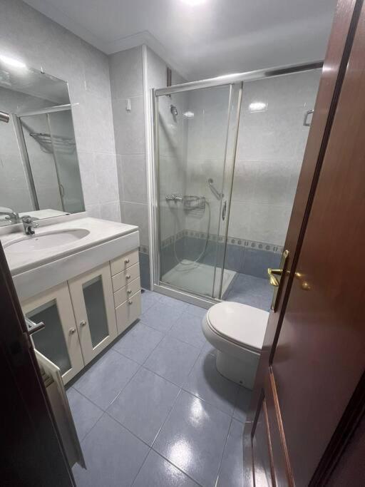 Piso En Bouzas Con Vistas A La Ria Apartament *